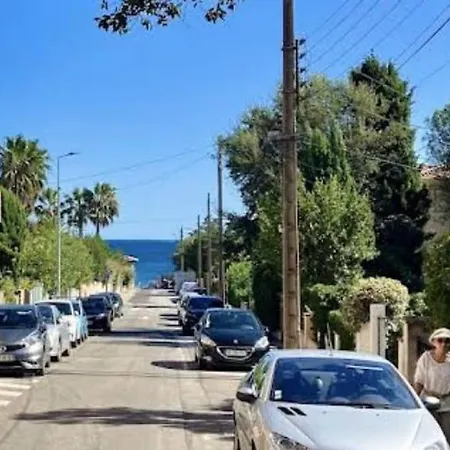 A 2 Pas De La דירה *